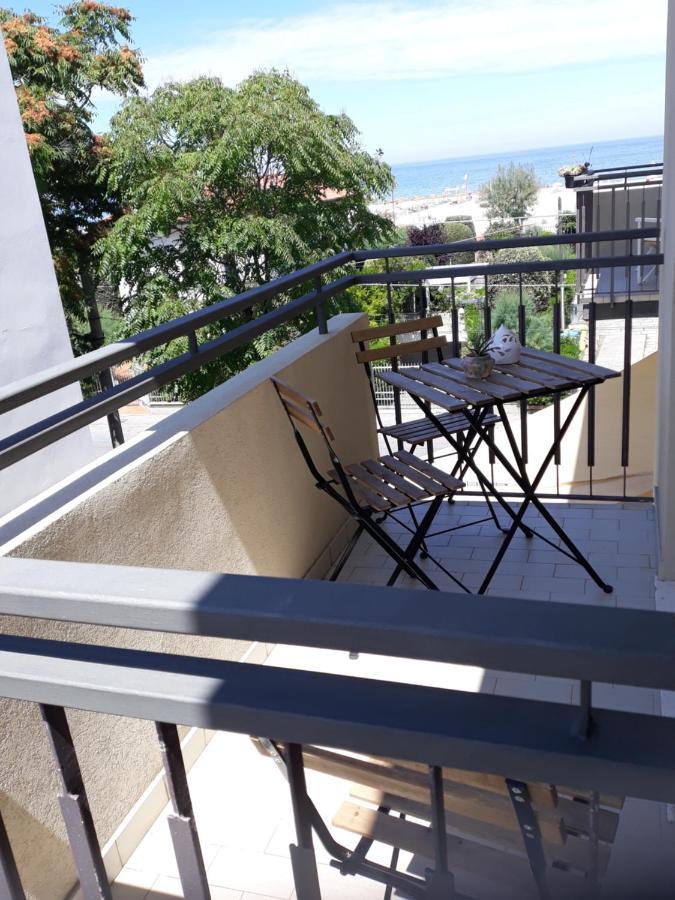 La Casa Al Mare Rimini Exterior foto